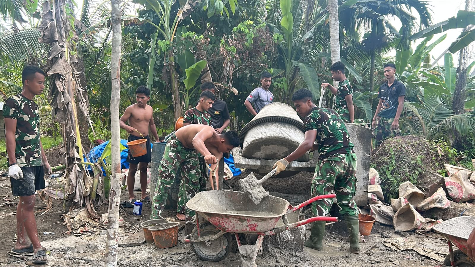 mbminvestigasi.com | Jembatan Gantung Sungai Idanoho Capai 37,5 Persen, Warga Sambut Harapan Baru di Nias Selatan
