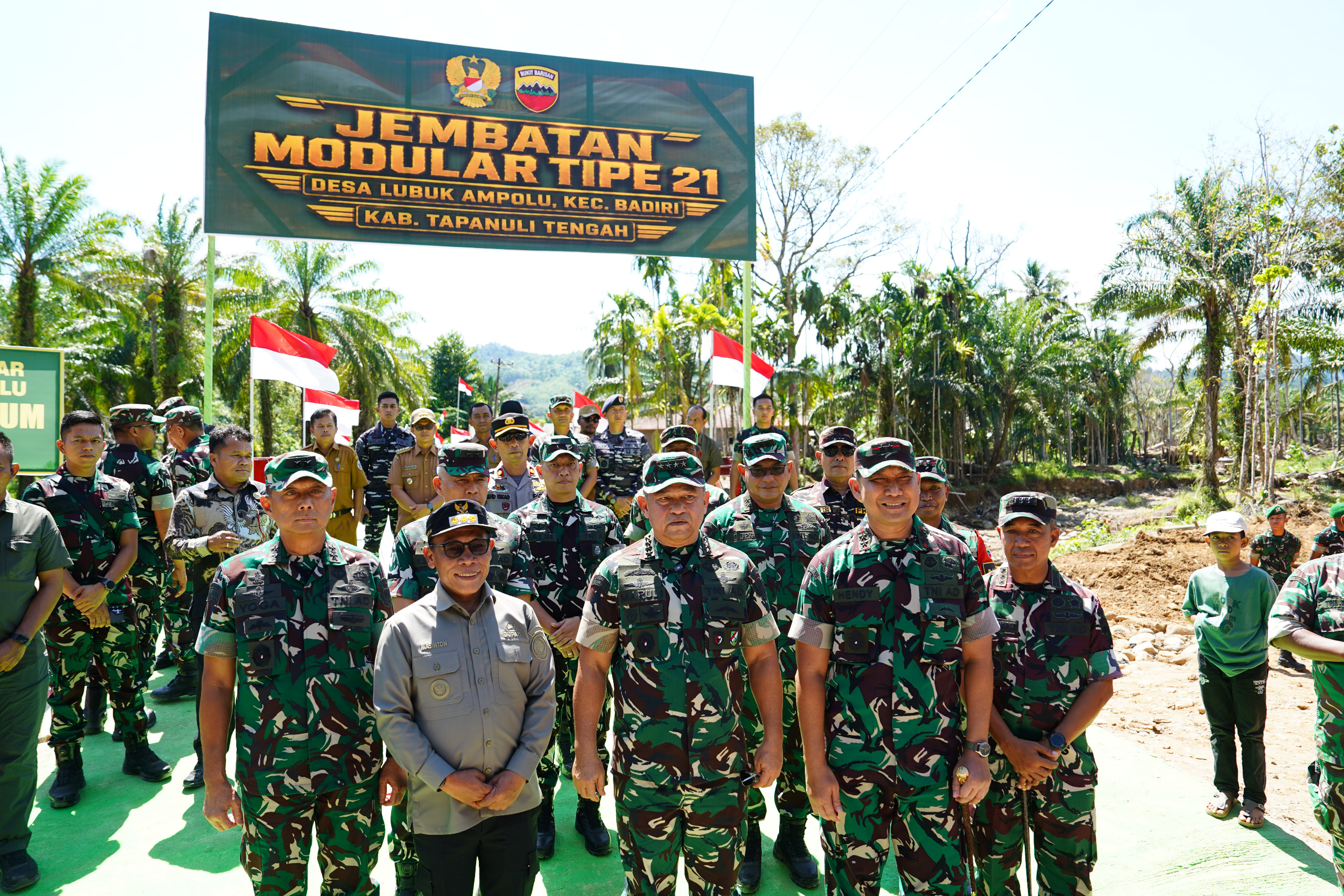 mbminvestigasi.com | Pangdam I/BB Dampingi KASAD Resmikan Jembatan Modular Type 21 di Desa Lubuk Ampolu