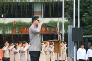 mbminvestigasi.com | Wakapolres Metro Jakbar Akbp Rezi Dharmawan Pimpin Apel, Ingatkan Anggota Tetap Humanis dan Profesional mbminvestigasi.com | Wakapolres Metro Jakbar Akbp Rezi Dharmawan Pimpin Apel, Ingatkan Anggota Tetap Humanis dan Profesional