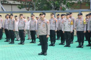 mbminvestigasi.com | Wakapolres Metro Jakbar Akbp Rezi Dharmawan Pimpin Apel, Ingatkan Anggota Tetap Humanis dan Profesional mbminvestigasi.com | Wakapolres Metro Jakbar Akbp Rezi Dharmawan Pimpin Apel, Ingatkan Anggota Tetap Humanis dan Profesional