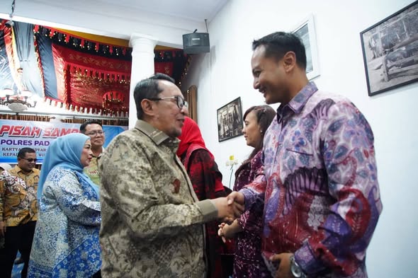 mbminvestigasi.com | Suasana Haru dan Bahagia Selimuti Lepas Sambut Kapolres Padangpanjang
