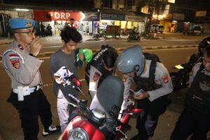 mbminvestigasi.com | Hadir di Tengah Masyarakat Saat Dini Hari, Polisi Sisir Titik Rawan Kejahatan di Jakarta Barat mbminvestigasi.com | Hadir di Tengah Masyarakat Saat Dini Hari, Polisi Sisir Titik Rawan Kejahatan di Jakarta Barat