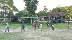 mbminvestigasi.com | Papua Cerdas dan Sehat, Satgas Yonif 521/DY Berikan Bantuan Sarana Olahraga dan Buku Tulis bagi Pemuda serta Anak-Anak Kampung Muaranawa mbminvestigasi.com | Papua Cerdas dan Sehat, Satgas Yonif 521/DY Berikan Bantuan Sarana Olahraga dan Buku Tulis bagi Pemuda serta Anak-Anak Kampung Muaranawa