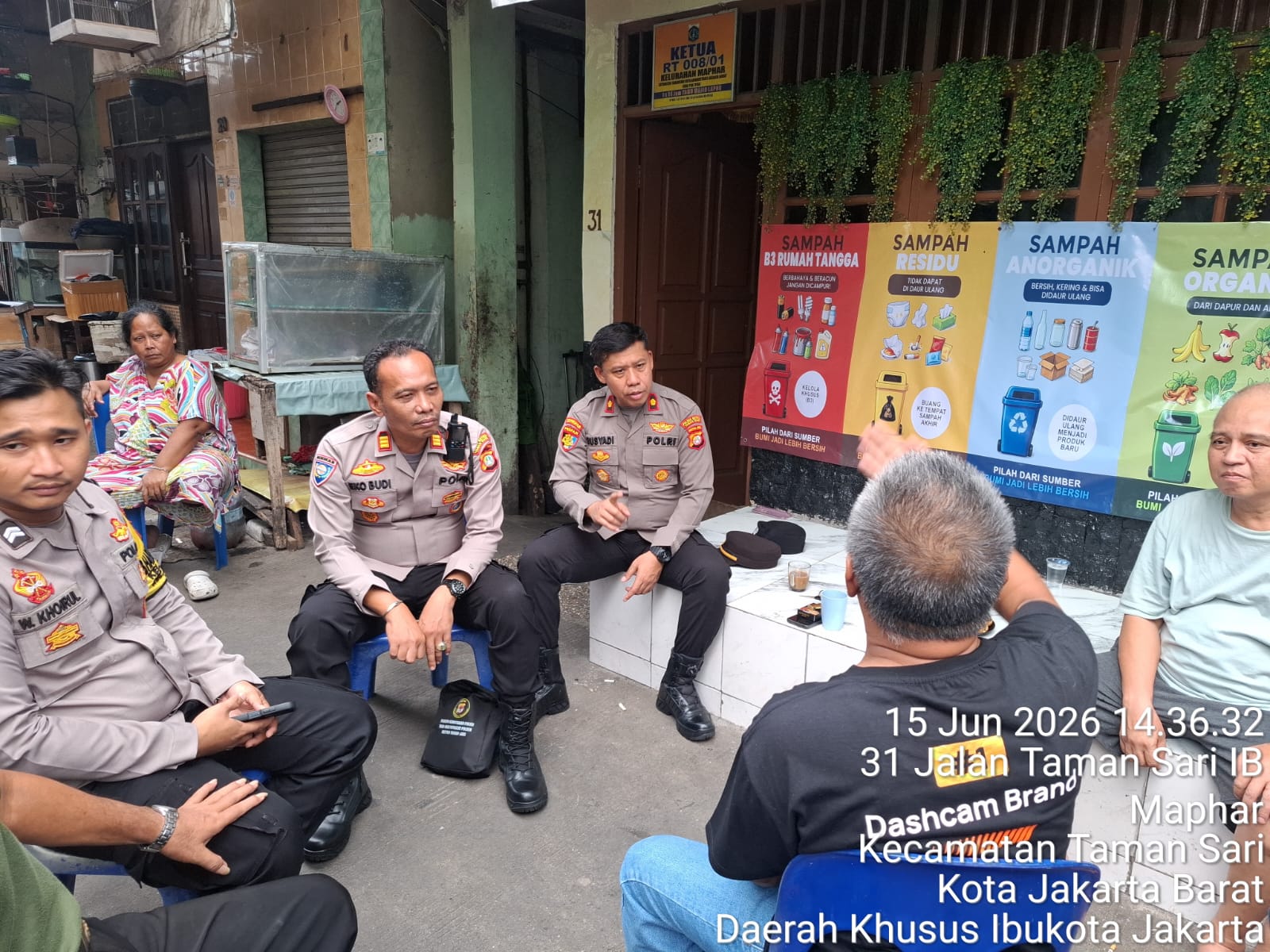 mbminvestigasi.com | Polsek Metro Tamansari Perkuat Sinergi Warga Lewat Program Jaga Jakarta+ Jayakarta On The Spot di Kelurahan Maphar