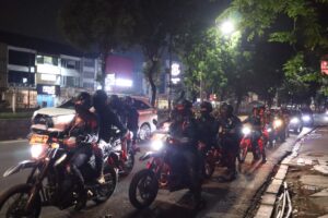 mbminvestigasi.com | Pamenwas Polres Metro Jakarta Barat Pimpin Apel Patroli Skala Sedang dan Razia Stasioner Wujudkan Rasa Aman Masyarakat di Tengah Malam