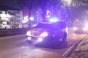 mbminvestigasi.com | Pamenwas Polres Metro Jakarta Barat Pimpin Apel Patroli Skala Sedang dan Razia Stasioner Wujudkan Rasa Aman Masyarakat di Tengah Malam