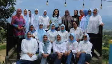 mbminvestigasi.com | Ketua Persit KCK Cabang LXI Kodim 0307/TD Dampingi Ibu Pangdam Jelajahi Pesona Nagari Tuo Pariangan