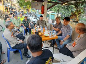mbminvestigasi.com | Kabag Ren Polres Jakbar Sambangi RW 09 Angke, Ajak Warga Wujudkan Lingkungan Aman dan Kondusif lewat Program Jaga Jakarta + Jayakarta On The Spot.