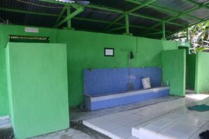 mbminvestigasi.com | Personel Satgas Bakti TNI Untuk Rakyat Rampungkan Rehabilitasi Masjid Al-Mukhlis di Lahusa
