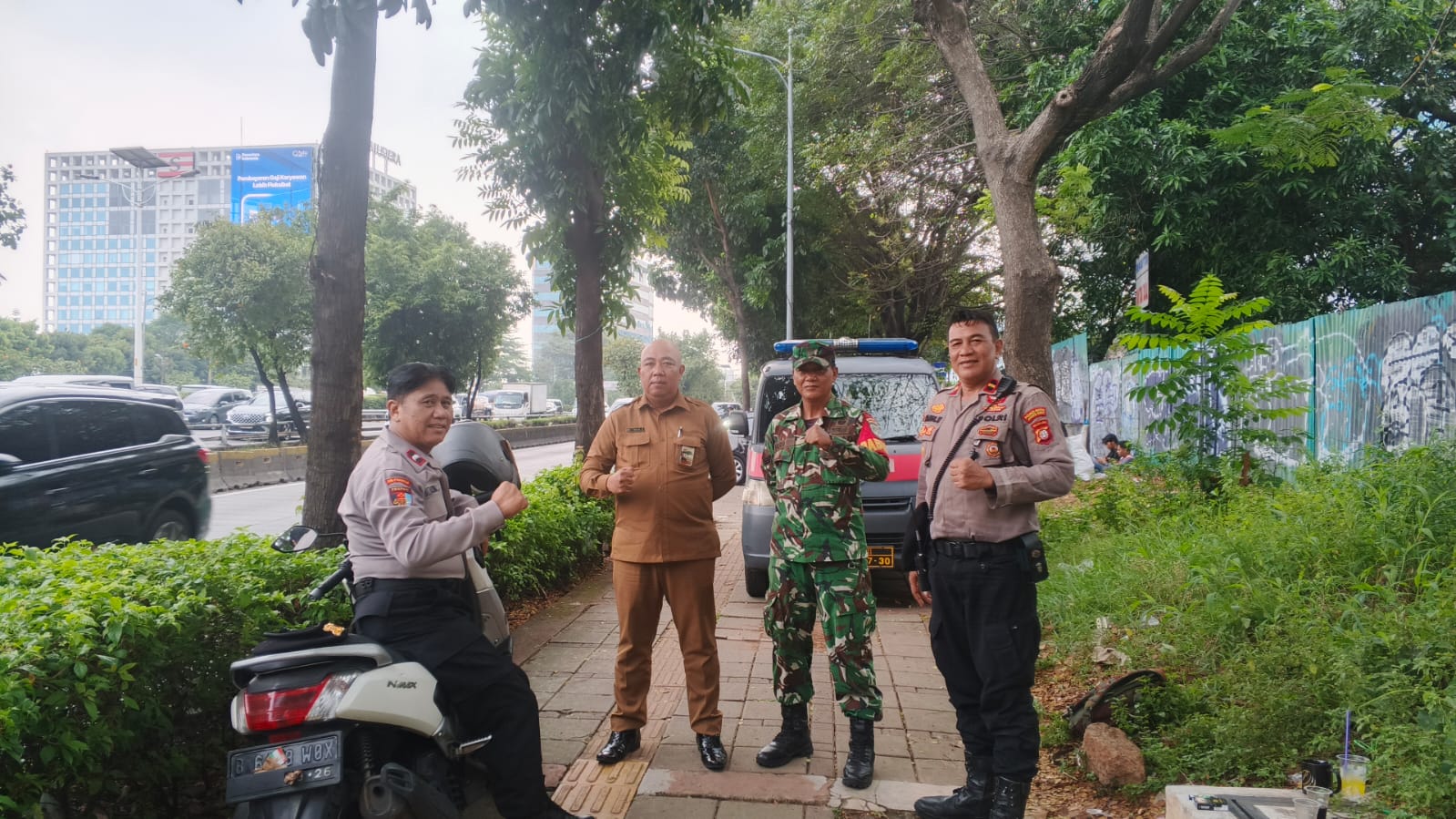 mbminvestigasi.com | Patroli Dialogis di Sentra Ekonomi, Polsek Palmerah Perkuat Keamanan dan Kedekatan dengan Masyarakat