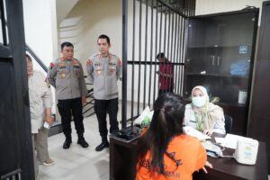 mbminvestigasi.com | Sambut Hari Bhayangkara ke-80, Polres Metro Jakbar Gelar Bakti Kesehatan Berupa Skrining Kesehatan Gratis bagi Warga Binaan