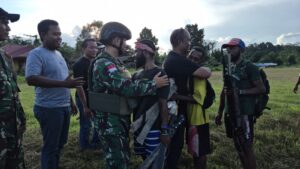 mbminvestigasi.com | 37 Anggota OPM Kodap IV Sorong Raya Kembali ke Pangkuan NKRI Berkat Pendekatan Humanis Satgas Yonif 410/Alugoro