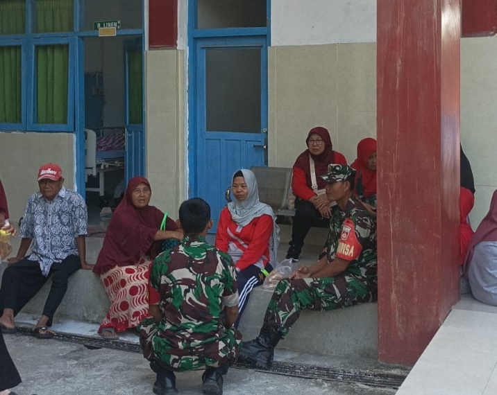 mbminvestigasi.com | Tawa Ceria Bersama Lansia, Babinsa Hadir Tebar Semangat dan Kepedulian di Tengah Masyarakat