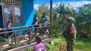 mbminvestigasi.com | Yonif 645/Gty *Gerakkan Binter Anjangsana, Satgas Yonif 645/Gty Berikan Pelayanan Kesehatan bagi Warga Distrik Eragayam