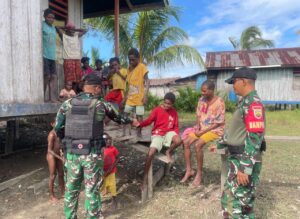 mbminvestigasi.com | Pererat Kebersamaan dengan Warga Perbatasan, Satgas Yonif 123/Rajawali Gelar Anjangsana di Kampung Basim