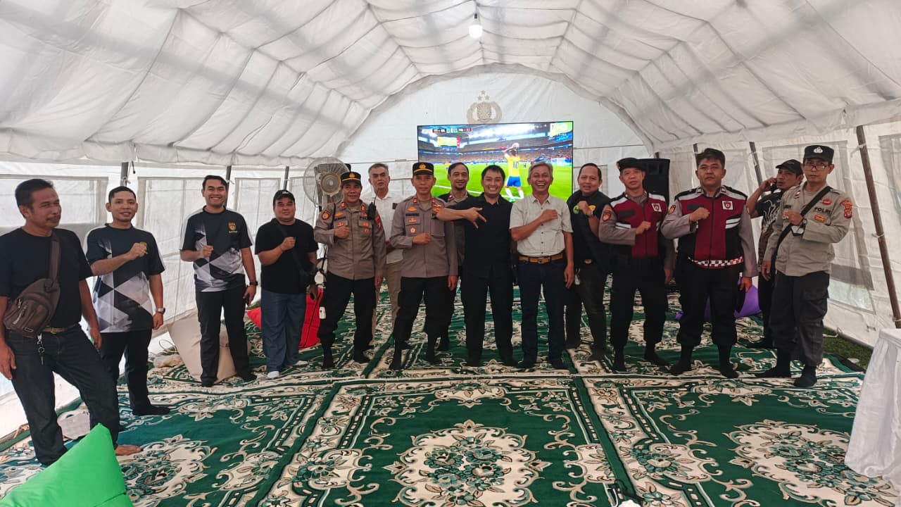 mbminvestigasi.com | Meriahkan Hari Bhayangkara ke-80, Polsek Cengkareng Gelar Nobar Piala Dunia Bersama Masyarakat