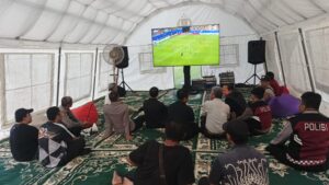 mbminvestigasi.com | Meriahkan Hari Bhayangkara ke-80, Polsek Cengkareng Gelar Nobar Piala Dunia Bersama Masyarakat
