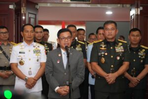 mbminvestigasi.com | Perkuat Ketahanan Nasional, Kasad Dianugerahi Tanda Alumni Kehormatan Lemhannas RI