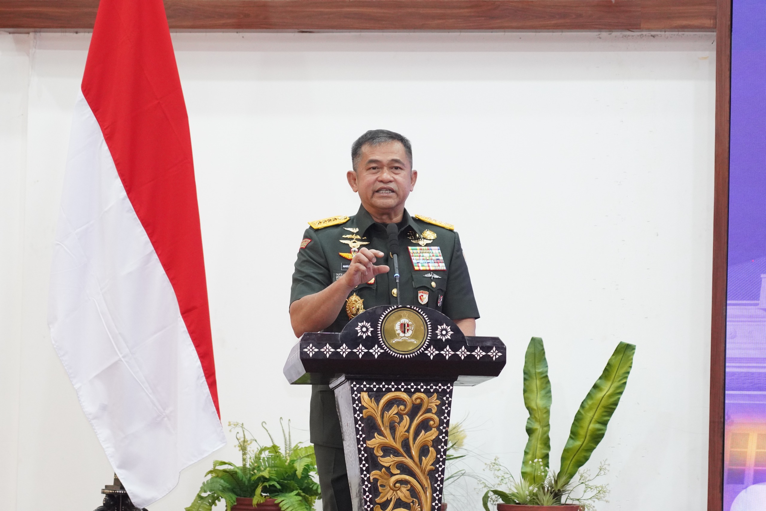 mbminvestigasi.com | Perkuat Ketahanan Nasional, Kasad Dianugerahi Tanda Alumni Kehormatan Lemhannas RI