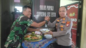 mbminvestigasi.com | Danramil 04 Ciledug Berikan Ucapan Hari Bhayangkara ke-80 kepada Polsek Ciledug