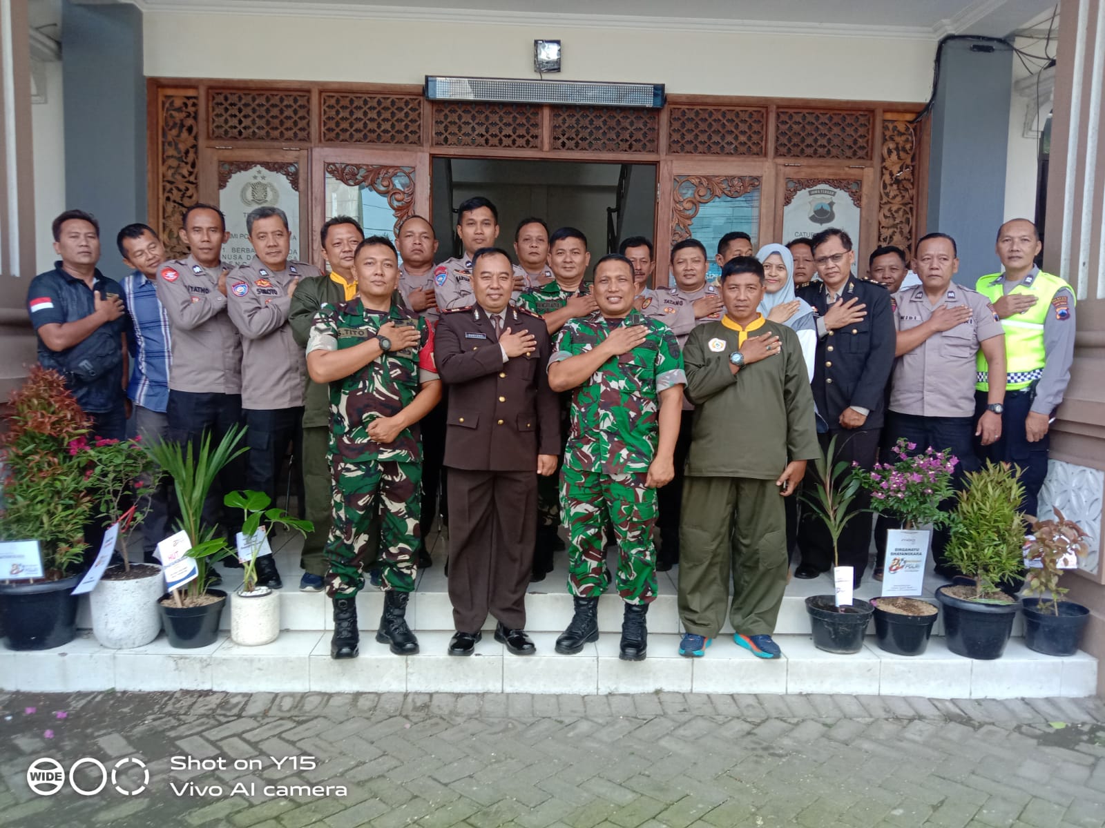 mbminvestigasi.com | Danramil 03 Serengan dan Anggota Datangi Mapolsek Serengan