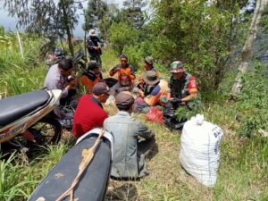 mbminvestigasi.com | Cegah Karhutla, Babinsa dan Tim Gabungan Sisir Titik Rawan di Lereng Merapi