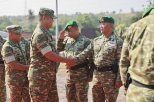mbminvestigasi.com | Pastikan Kesiapan Prajurit, Wapang TNI Bersama Menhan Tinjau Marshalling Area Yonif TP 937/Satria Kalijaga