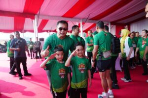 mbminvestigasi.com | Meriahkan HUT ke-65 Kostrad, Kasad Lari Bersama 10 Ribu Peserta