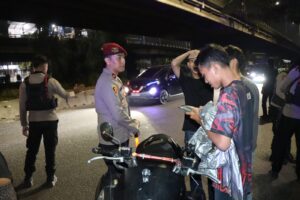 mbminvestigasi.com | Patroli Dini Hari Polres Metro Jakarta Barat, Wujud Nyata Hadirkan Rasa Aman bagi Masyarakat