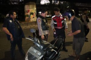 mbminvestigasi.com | Patroli Dini Hari Polres Metro Jakarta Barat, Wujud Nyata Hadirkan Rasa Aman bagi Masyarakat