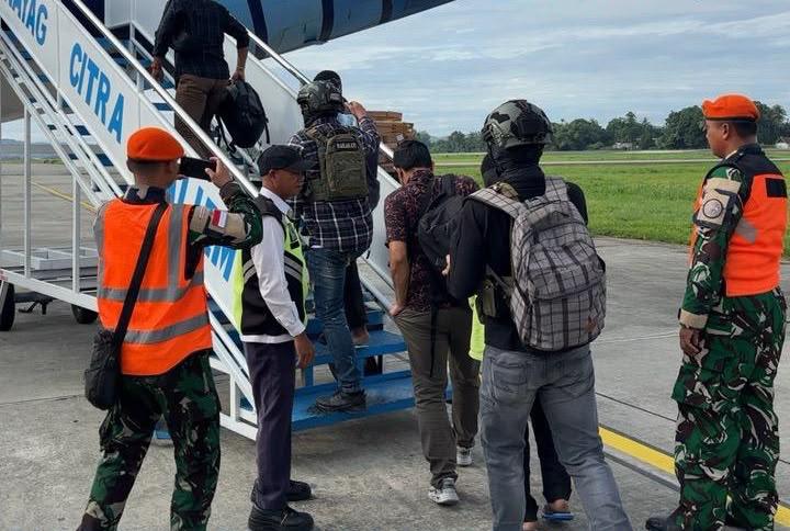 mbminvestigasi.com | Satgas Operasi Damai Cartenz Limpahkan Dua Tersangka Kasus Pembunuhan dan Penembakan ke Kejaksaan Negeri Jayawijaya