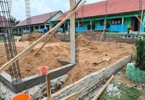 mbminvestigasi.com | ANGGARAN Rp1,2 MILIAR, PEKERJAAN DIDUGA TAK SEBANDING! Revitalisasi SMPN 1 Tanjung Bintang Disorot, Material Lama Masih Dipakai, Pembentukan P2SP Dipertanyakan