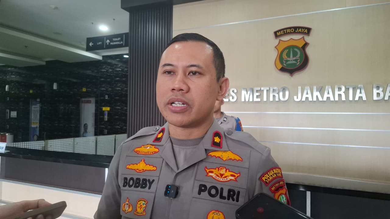 mbminvestigasi.com | Turis Prancis Apresiasi Kesigapan Polsek Metro Tamansari Usai Gagal Jadi Korban Jambret di Kota Tua