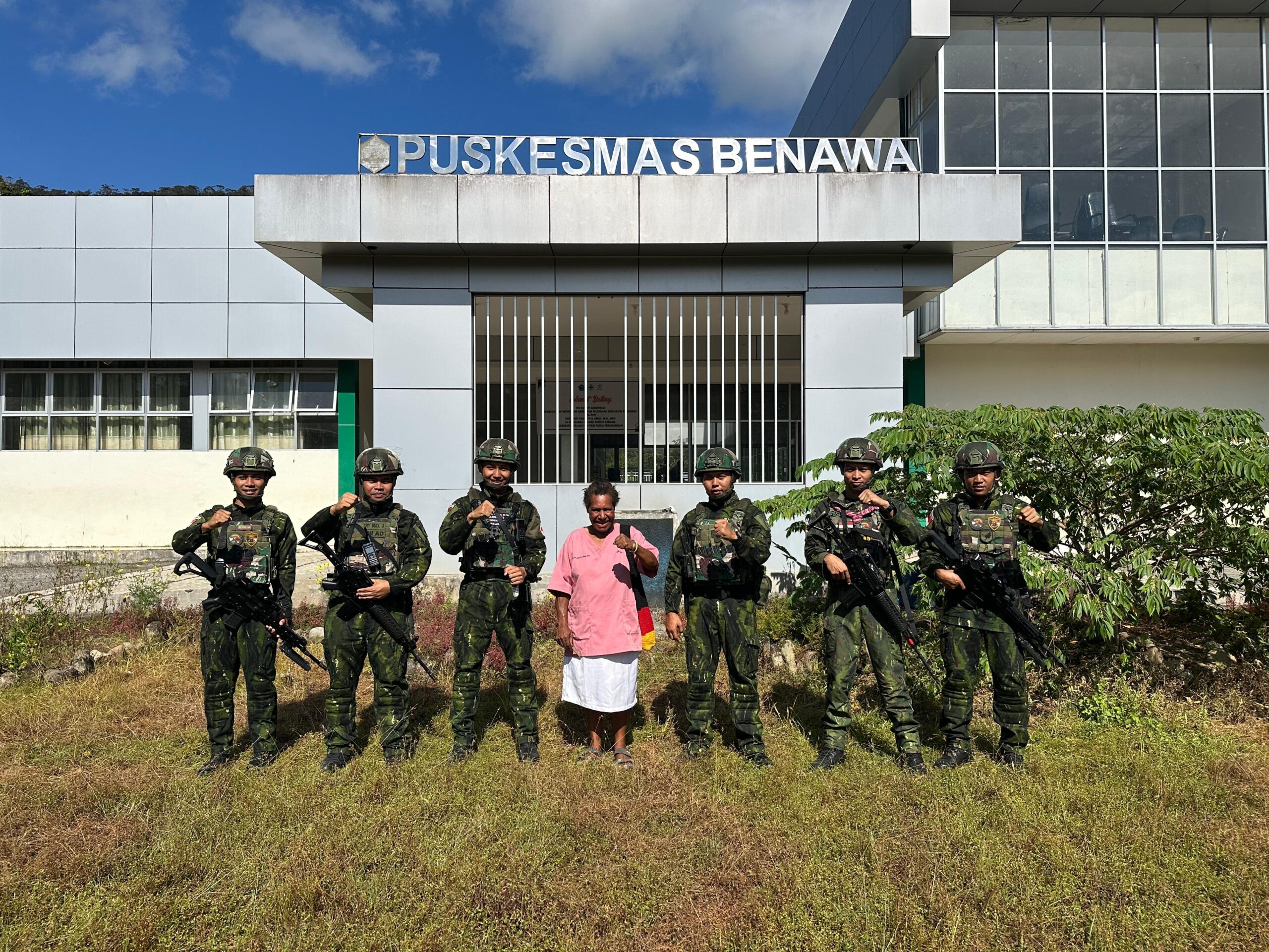 mbminvestigasi.com | Wujudkan Kemanunggalan TNI-Rakyat, Satgas Yonif 645/GTY Gelar Pelayanan Kesehatan di Distrik Benawa