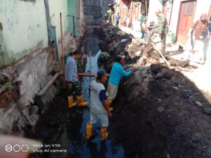 mbminvestigasi.com | Anggota Koramil 03 Serengan & Warga Masyarakat, Genjot Pra TMMD Sengkuyung Tahap III TA. 2026, Turunkan Alat Berat