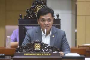 mbminvestigasi.com | Dr. Didi Sunardi, S.H., M.H. mewakili Senat Mahasiswa UIN Jakarta l ; Dengar Pendapat RUU Perampasan Aset dengan Komisi III DPR RI.