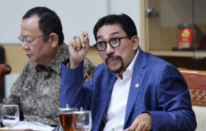 mbminvestigasi.com | Dr. Didi Sunardi, S.H., M.H. mewakili Senat Mahasiswa UIN Jakarta l ; Dengar Pendapat RUU Perampasan Aset dengan Komisi III DPR RI.