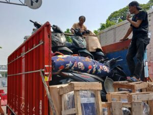 mbminvestigasi.com | Terbongkar! 12 Motor Diduga Hasil Curian Hendak Diseberangkan ke Sumatera, Polisi Amankan Truk Pengangkut