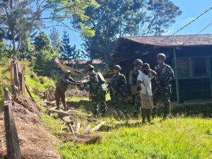 mbminvestigasi.com | Satgas Pamtas RI-PNG Yonif 645/GTY Laksanakan Kegiatan Teritorial Anjangsana dan Pelayanan Kesehatan Kepada Masyarakat Distrik Napua