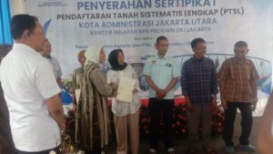 mbminvestigasi.com | Penyerahan Sertipikat PTSL: DPRD Minta Warga Lebih Antusias, Perjuangkan Anggaran hingga Tingkat Pusat