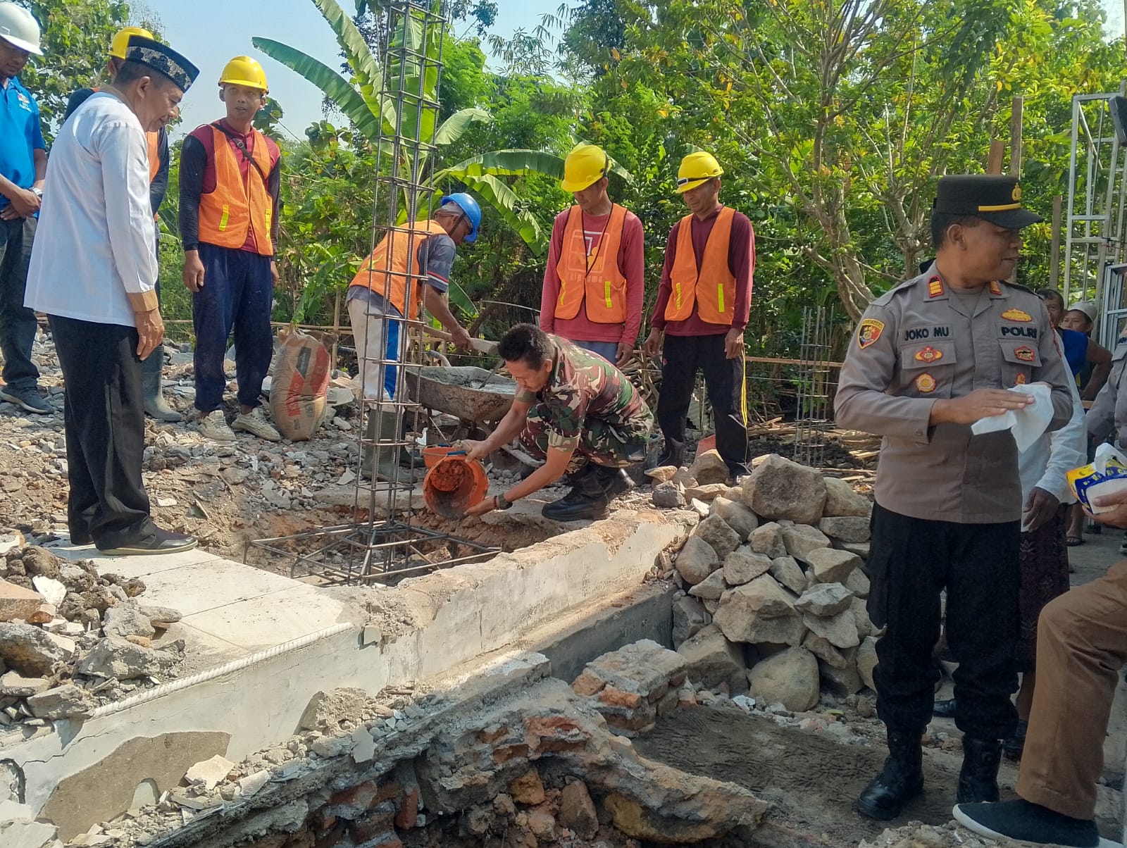 mbminvestigasi.com | Masjid Al Jihad Mulai Dibangun, Koramil Kalijambe Perkuat Sinergi Warga Bangun Sarana Ibadah