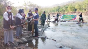 mbminvestigasi.com | Aksi Nyata Kodim 0724/Boyolali Selamatkan Sungai Serang dari Tumpukan Sampah Demi Cegah Banjir
