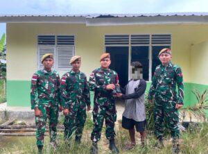mbminvestigasi.com | Satgas Pamtas RI-Malaysia Yonarmed 19/Bogani Terima Penyerahan Sisik Trenggiling dari Warga, Wujud Keberhasilan Pembinaan di Perbatasan