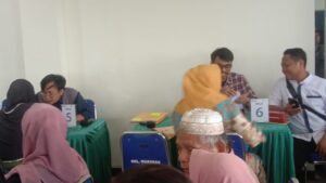 mbminvestigasi.com | Penyampaian Nilai Kompensasi ROW SUTET 500 kV Priok–Muara Tawar di Warakas Berjalan Tertib