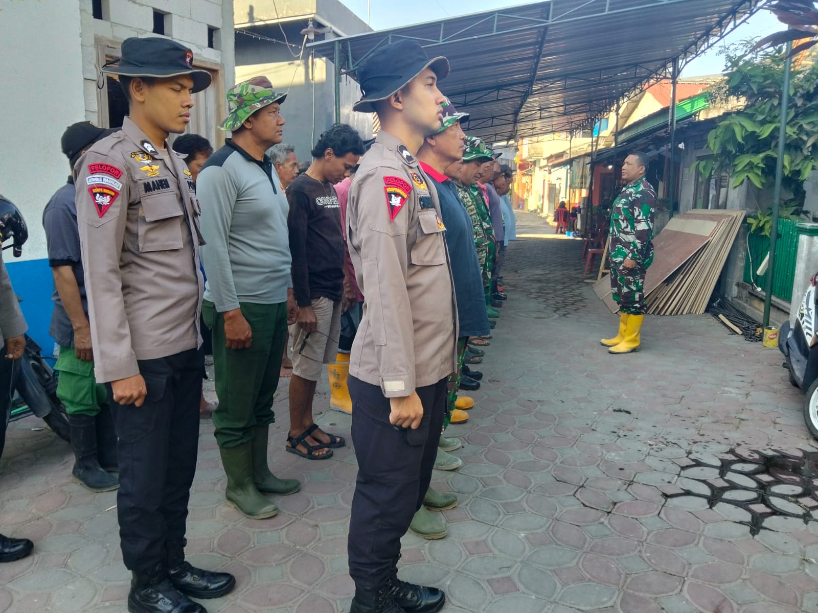 mbminvestigasi.com | Hari Ke-6 TMMD Sengkuyung Tahap III TA. 2026 Kodim 0735 Surakarta, Terus di Kebut dengan merakit dan Pasang Begesteng Serta Buang Tanah