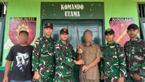 mbminvestigasi.com | Wujudkan Keamanan di Tapal Batas, Satgas Pamtas Yonarmed 13/Nanggala Terima Penyerahan Sukarela Senjata Api Rakitan dari Tokoh Adat