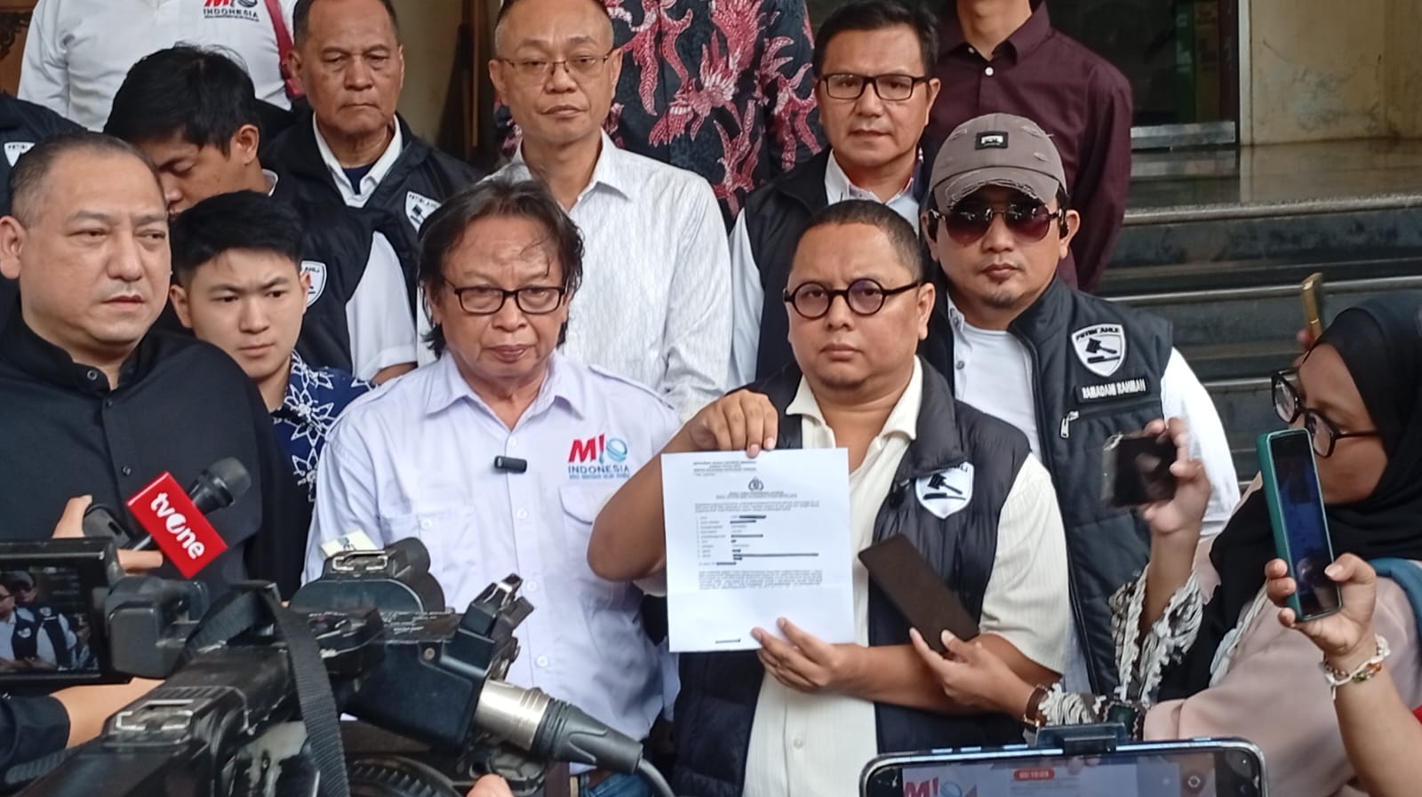 mbminvestigasi.com | MIO INDONESIA LAPORKAN HOTMAN PARIS KE POLDA METRO