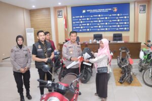mbminvestigasi.com | Spesialis Curanmor hingga Pelaku Pembakaran Dibekuk, Lima Motor Curian Dikembalikan ke Pemilik