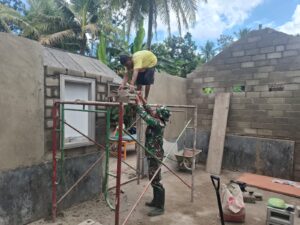 mbminvestigasi.com | Wujudkan Hunian Layak, Serma Saifur Bersama Warga Gotong Royong Bangun Rumah Ibu Suwarti