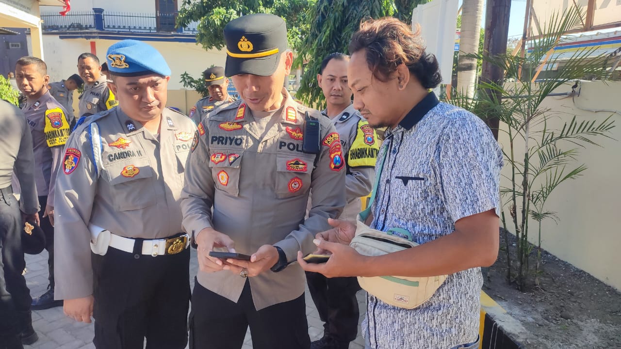mbminvestigasi.com | Polsek Tarokan Perketat Pengawasan Internal, Kapolsek Pimpin Gaktibplin dan Pengecekan Senpi untuk Jaga Integritas Personel